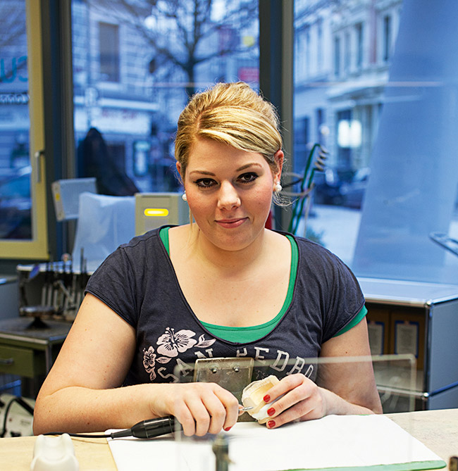 Sabrina Albers – Ausbildung zur Zahntechnikerin bei Cuspidus Zahntechnik