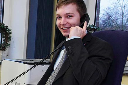 Thies Petersen – Ausbildung zum Bankkaufmann bei der VR Bank eG, Niebüll Thies Petersen – Ausbildung zum Bankkaufmann bei der VR Bank eG, Niebüll