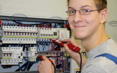Fabian: Ausbildung zum Elektroniker für Betriebstechnik azv Südholstein