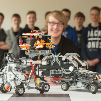 MINT-Schule Meldorf: Von Robotern und „lütten“ Ingenieuren