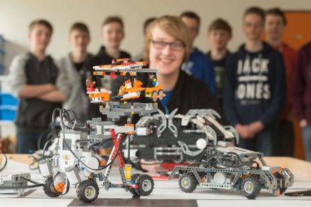 MINT-Schule Meldorf: Von Robotern und „lütten“ Ingenieuren