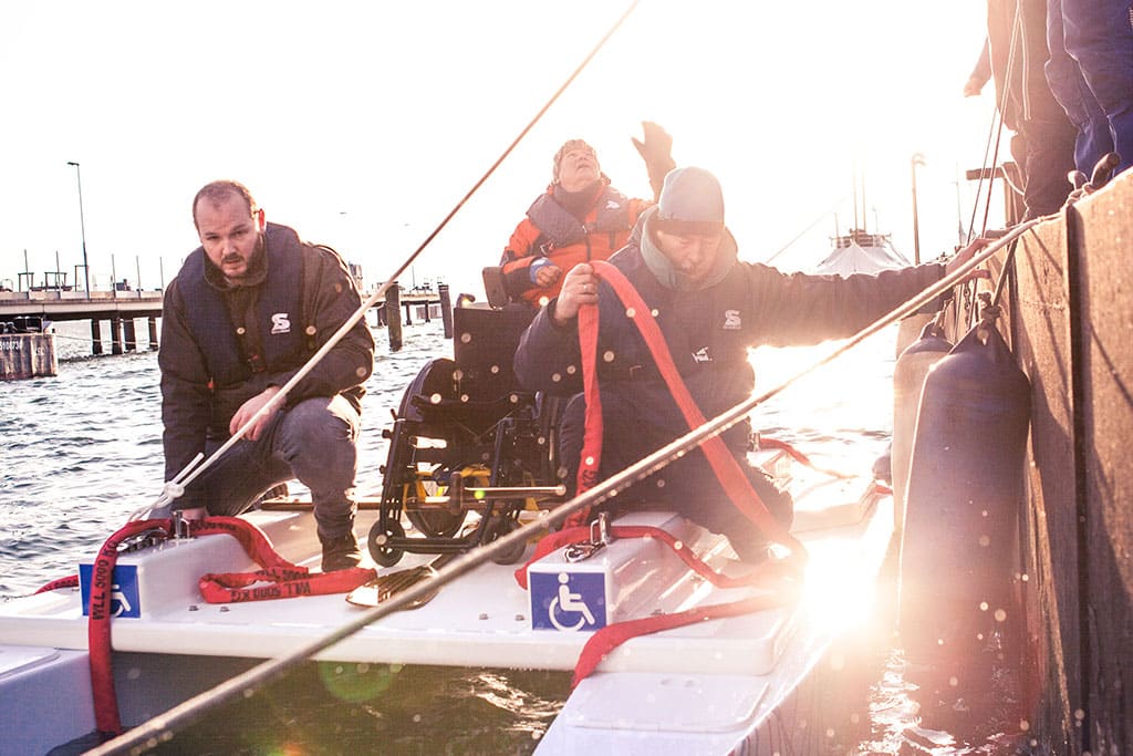 Auf’s Wasser mit Handicap: Das Bootsbauprojekt