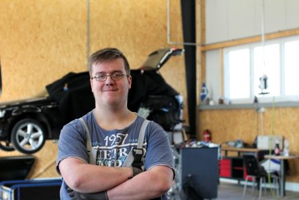 Kevin: Kfz-Mechatroniker beim Autohaus Kornkoog