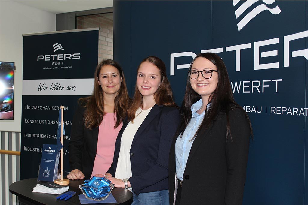 Wer sich für einen Beruf im Schiffsbau interessiert, ist am Messestand der Peters Werft genau richtig.