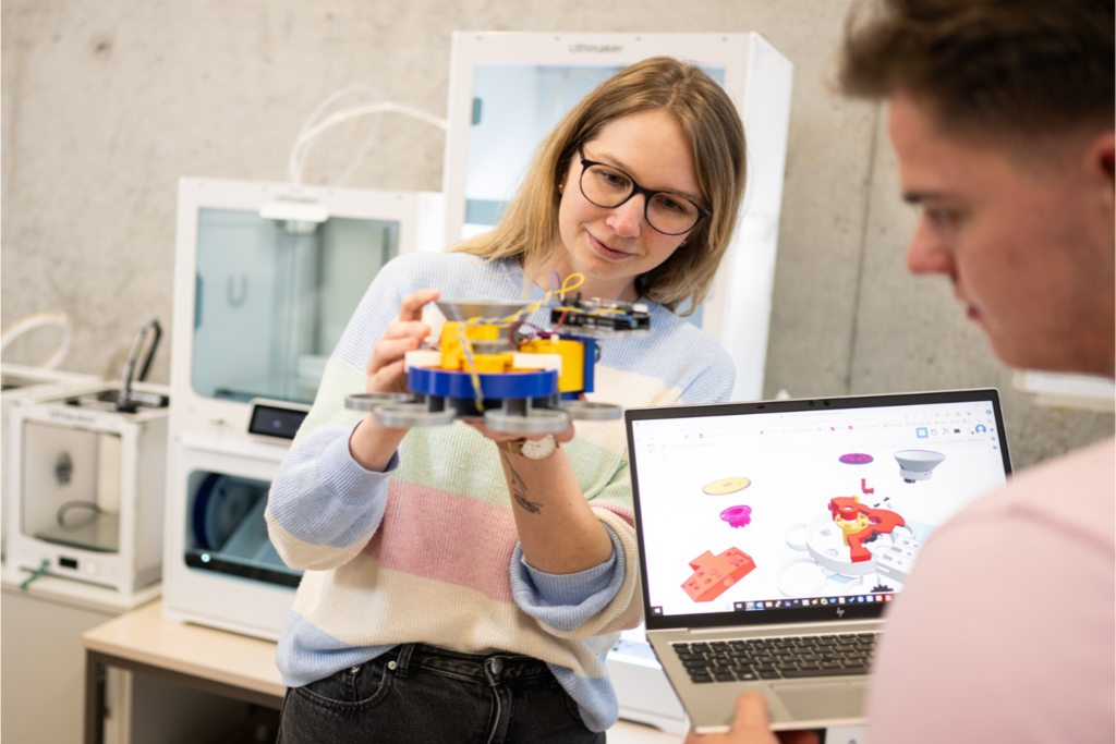 Experimentieren, Tüfteln, Forschen: ScienceCamp für Jugendliche an der Fachhochschule Westküste