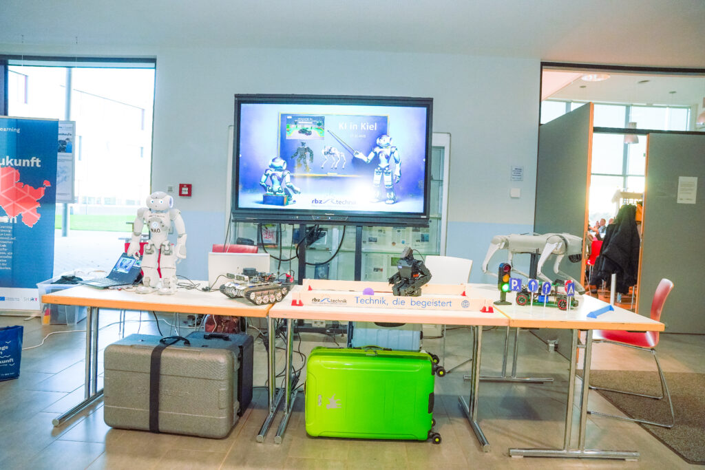 Auf dem Markt der Möglichkeiten präsentierte das BBZ Technik in Kiel innovative KI-Technologien