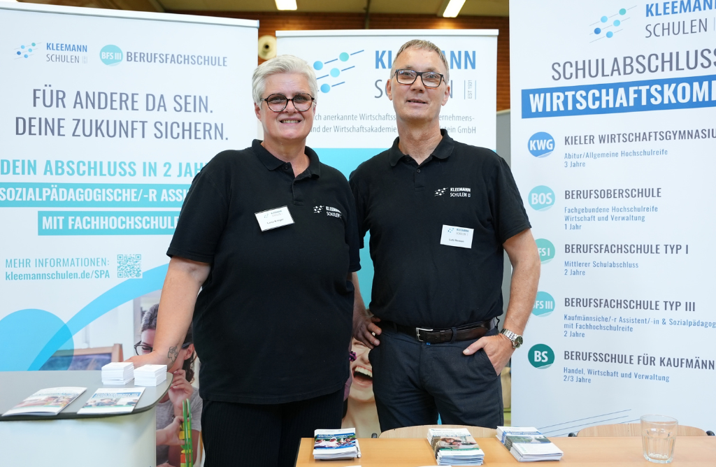 Am Stand der Kleemannschulen konnten sich Besucherinnen und Besucher über Aus- und Weiterbildungen im Bereich Wirtschaft informieren.