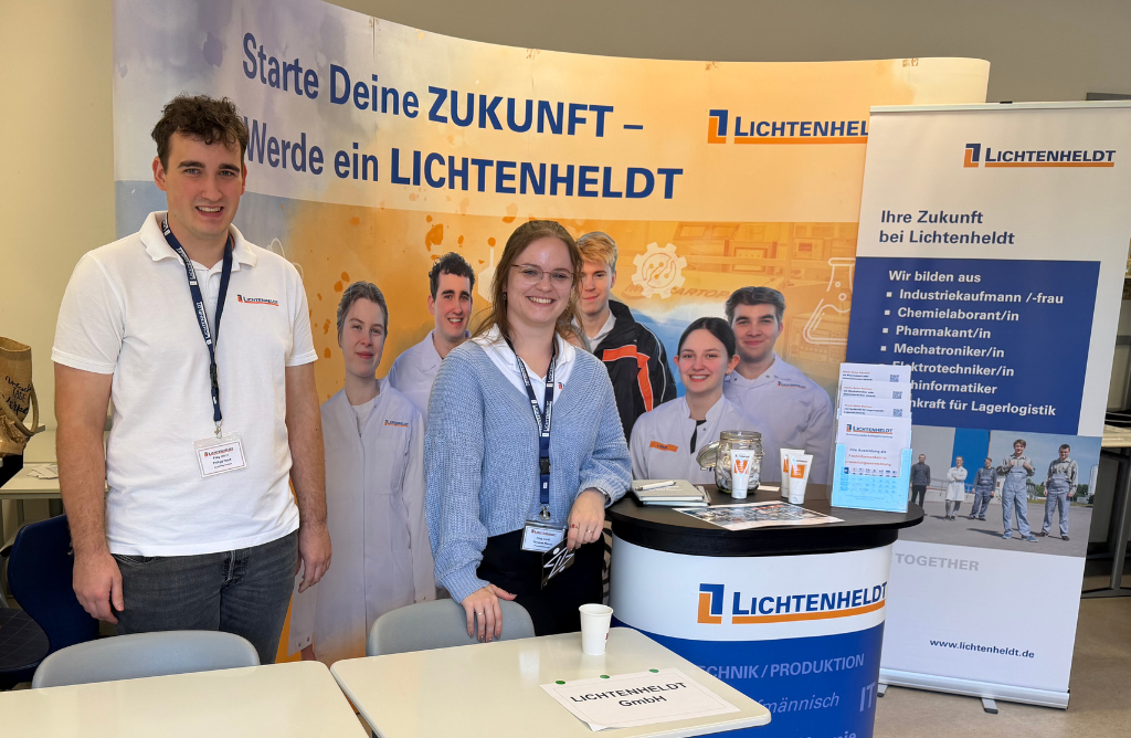 Philipp Hock und Vanessa Mazur präsentieren das Ausbildungsangebot bei Lichtenheldt.