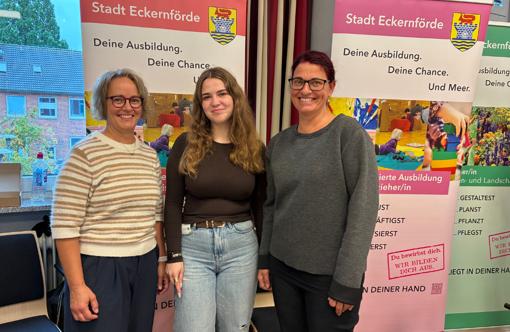 Personalwesen, Soziales oder doch lieber Handwerk? Sabine Gruß, Lana Bösherz und Franziska Bickel (v. l. n. r.) zeigen, was alles möglich ist bei der Stadt Eckernförde als Arbeitgeber.