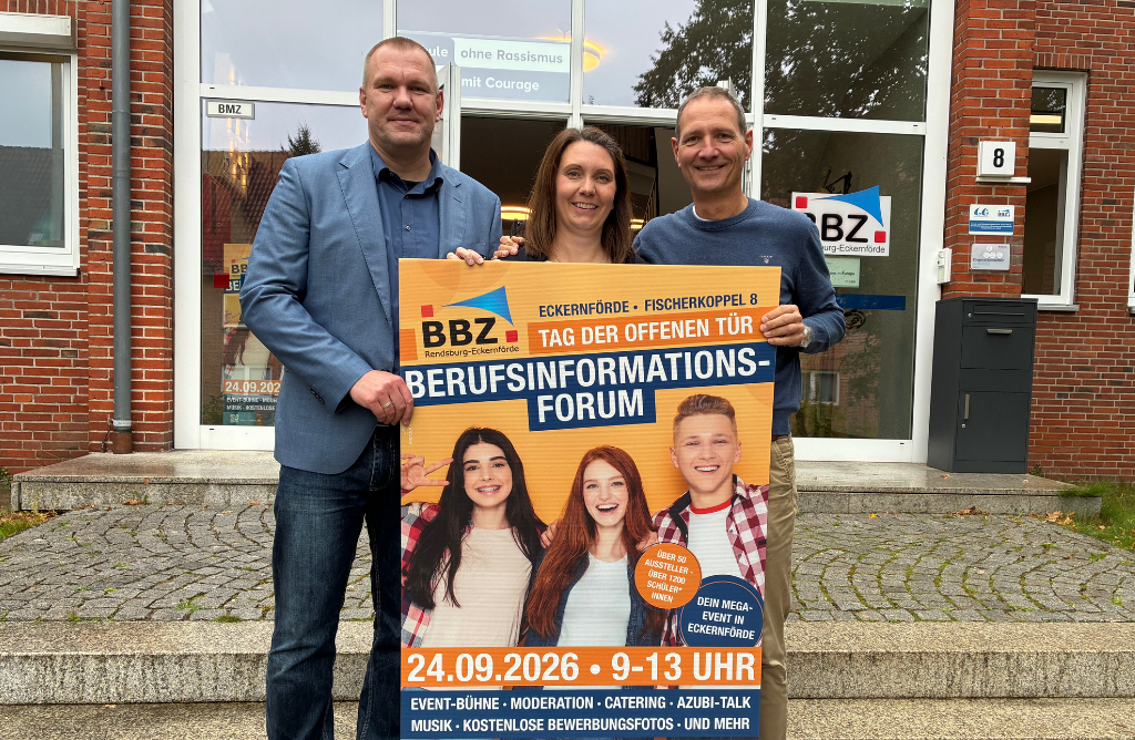 Das Koordinationsteam der Veranstaltung: Die Lehrkräfte Marius Backhaus, Farina Wohltmann und Peter Reelmann (v. l. n. r.)